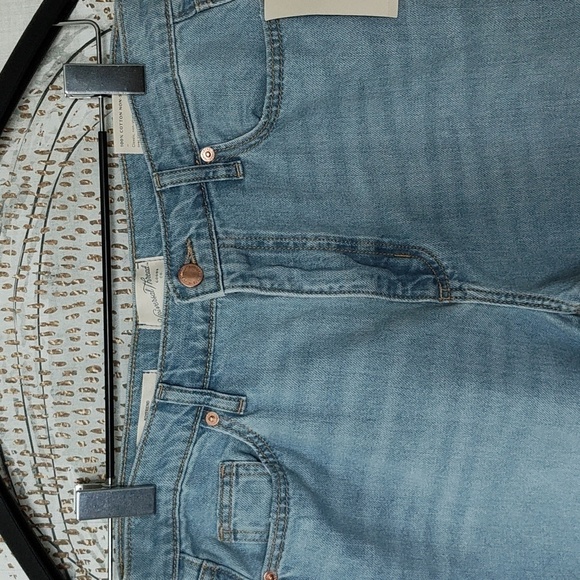 New Mid Rise Boyfriend Jeans Size 2 - Picture 4 of 9